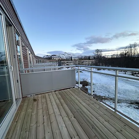 Beautiful View With A Walking Distance To Everything